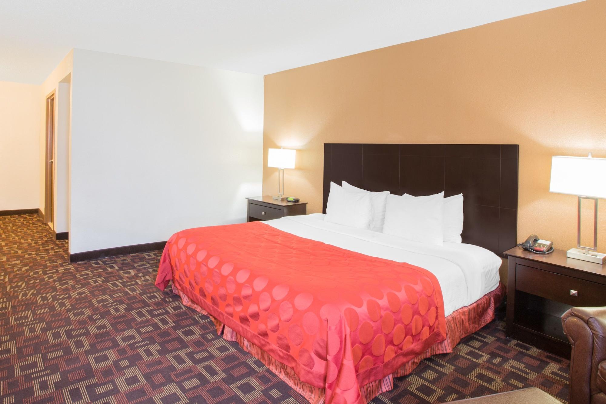 Sky Tree Hotels Tulsa Exterior photo